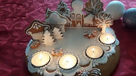 Vůně Vánoc: Upečte si netradiční adventní věnec z kynutého těsta nebo z perníku