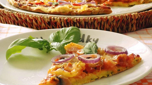 Deset nejlepších cuketových receptů: Vyzkoušejte pizzu, koprovku nebo koláčky