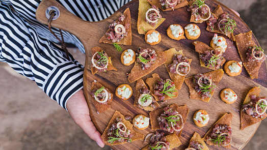 Co je to finger food? Ideální jídlo na párty, za které vás hosté budou milovat!