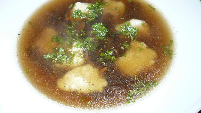 Houbovka s bramborovými noky