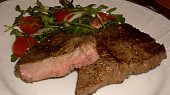 Rumpsteak s rukolovým salátem