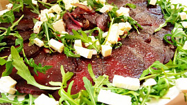 Carpaccio z pečené červené řepy
