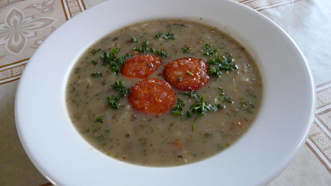 Čočková polévka s uzeninou