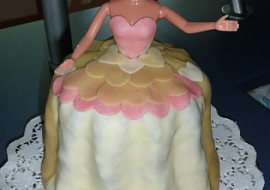 barbie panenka z marschmalow potahovky